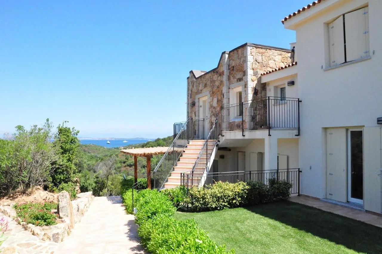 Isa-Residence With Swimming-Pool Just 4 Km From Baja Sardinia, Apartments With Outdoor Private Space And Air Conditioning Cala Bitta Aparthotel
