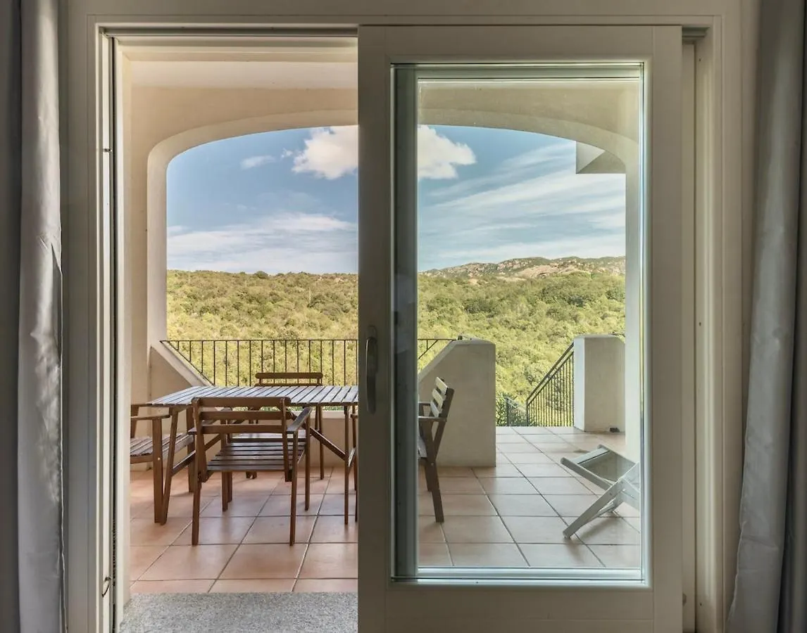 Isa-Residence With Swimming-Pool Just 4 Km From Baja Sardinia, Apartments With Outdoor Private Space And Air Conditioning Cala Bitta