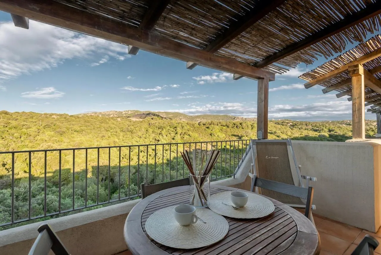 Isa-Residence With Swimming-Pool Just 4 Km From Baja Sardinia, Apartments With Outdoor Private Space And Air Conditioning Cala Bitta Aparthotel