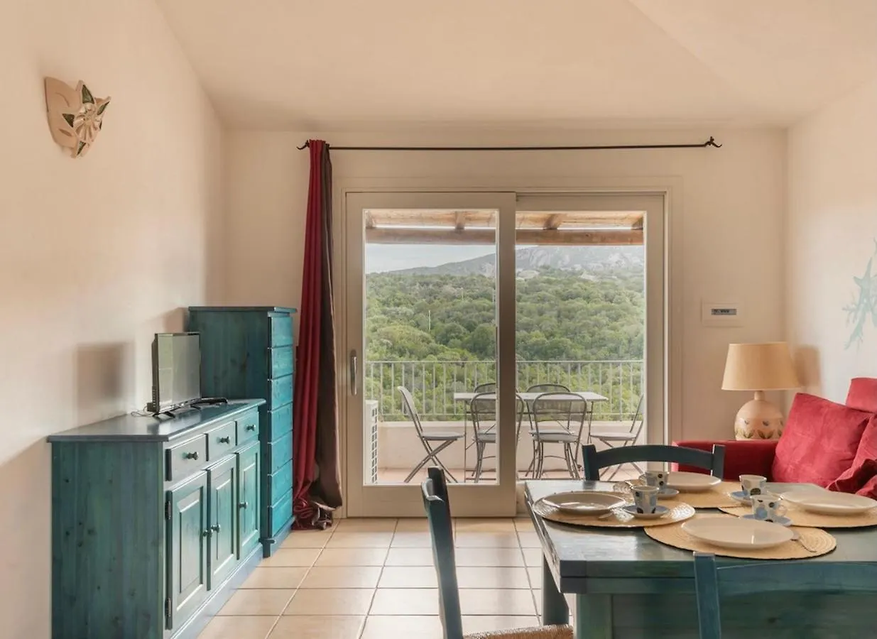 Isa-Residence With Swimming-Pool Just 4 Km From Baja Sardinia, Apartments With Outdoor Private Space And Air Conditioning Cala Bitta